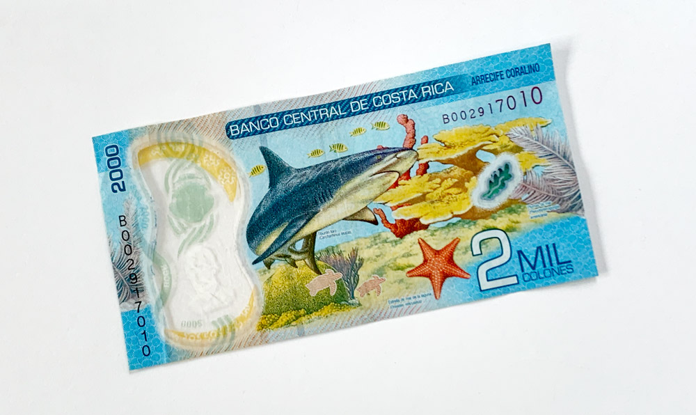 コスタリカの紙幣。2,000コロン