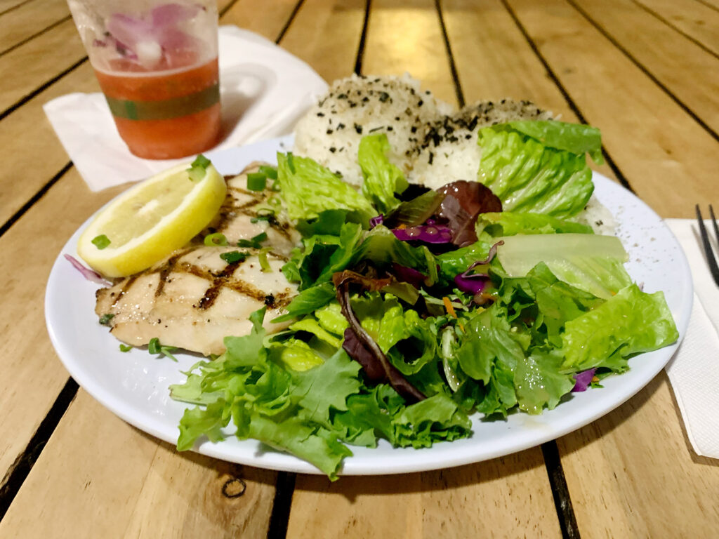 本日獲れたての魚を使ったプレートランチ