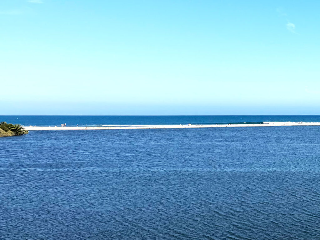 ラグーンにかかる橋 (PCH) の上から見た、マリブ セカンド ポイント Malibu 2nd point